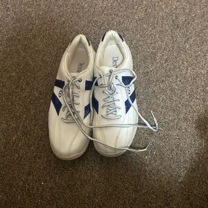 Women’s bowling shoes